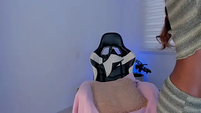 SavannahWildee online show from 08/04/26, 12:08