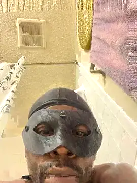 Snapshot of MsRedd69_Straightpipe96 chatting on 12/18/25, 06:52 MsRedd69 Straightpipe96 online show from 12/18/25, 06:52