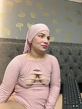 Layla kaderr online show from 04/14/26, 11:22