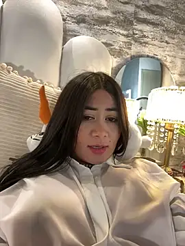 Snapshot of _MadiLee_ chatting on 12/04/24, 05:27 MadiLee online show from 12/04/24, 05:27