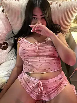 Snapshot of _MadiLee_ chatting on 12/29/24, 03:33 MadiLee online show from 12/29/24, 03:33