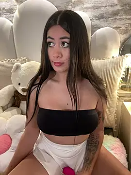 Snapshot of _MadiLee_ chatting on 03/09/25, 08:42 MadiLee online show from 03/09/25, 08:42