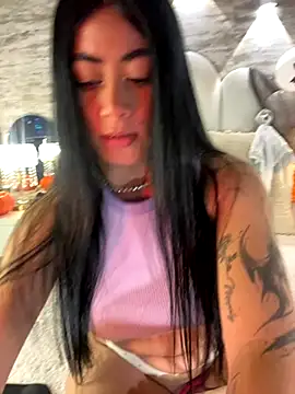 Snapshot of _MadiLee_ chatting on 10/06/25, 03:04 MadiLee online show from 10/06/25, 03:04