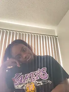 Snapshot of LillShayy chatting on 09/25/25, 02:21 LillShayy online show from 09/25/25, 02:21