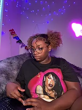 Snapshot of LillShayy chatting on 11/08/25, 05:45 LillShayy online show from 11/08/25, 05:45