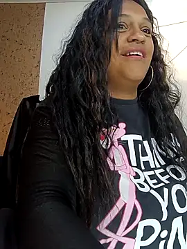 Snapshot of Michelle_Brito1 chatting on 03/07/25, 07:27 Michelle Brito1 online show from 03/07/25, 07:27