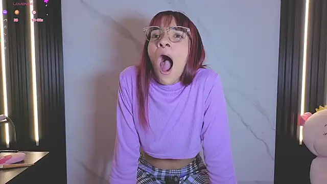 Snapshot of Scarlet_Red_ chatting on 02/13/26, 12:34 Scarlet Red online show from 02/13/26, 12:34