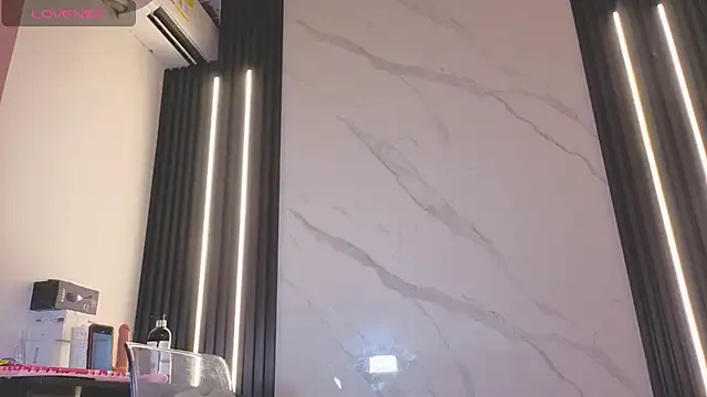 Snapshot of Scarlet_Red_ chatting on 02/15/26, 12:36 Scarlet Red online show from 02/15/26, 12:36