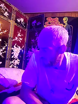 Snapshot of 5g4ever chatting on 03/05/25, 05:40 5g4ever online show from 03/05/25, 05:40