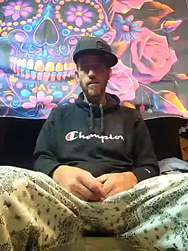 Snapshot of 5g4ever chatting on 10/31/25, 07:42 5g4ever online show from 10/31/25, 07:42