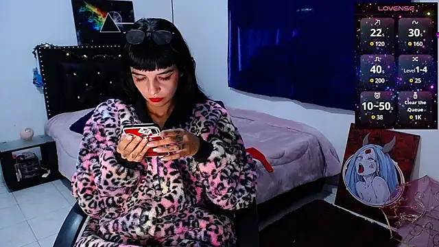 charllotee dark online show from 12/18/24, 11:40