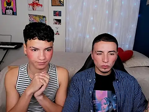 Snapshot of sweet_boys_xx chatting on 03/04/25, 03:37 sweet boys xx online show from 03/04/25, 03:37
