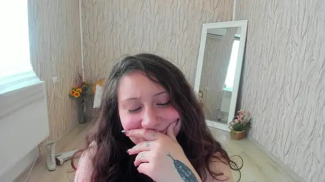 AishaRouhi online show from 02/19/25, 06:33