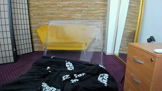 AishaRouhi online show from 11/28/25, 06:05