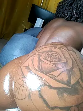 Hugemassivebootie online show from 10/30/25, 05:31