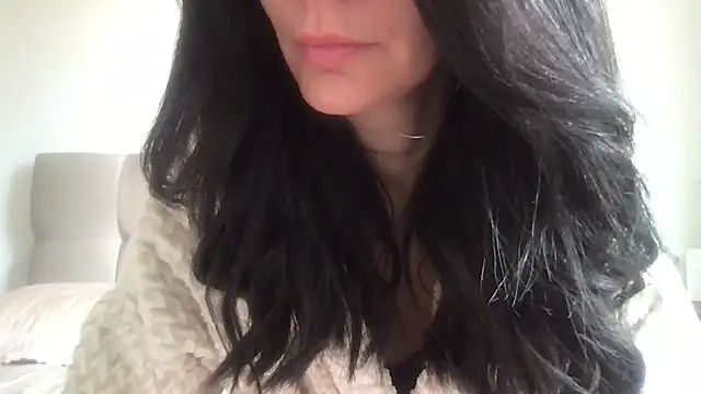 paolajonez online show from 11/20/25, 01:00