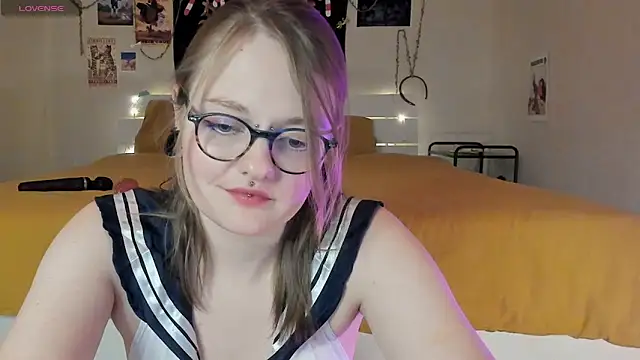 Snapshot of BebKonie chatting on 12/22/24, 07:52 BebKonie online show from 12/22/24, 07:52