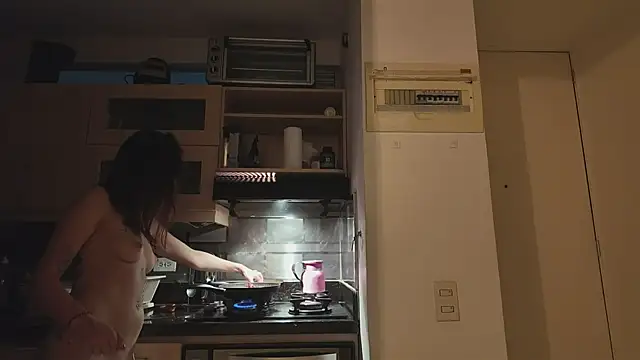 Snapshot of juanasnz99 chatting on 03/10/25, 05:33 juanasnz99 online show from 03/10/25, 05:33