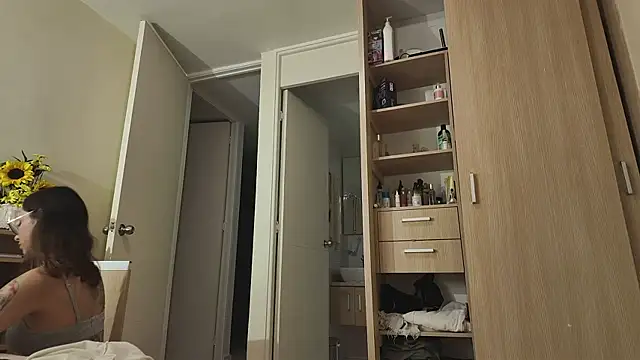 Snapshot of juanasnz99 chatting on 03/21/25, 05:21 juanasnz99 online show from 03/21/25, 05:21