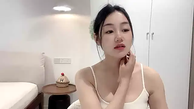 Snapshot of cloud8822 chatting on 05/18/26, 02:12 cloud8822 online show from 05/18/26, 02:12