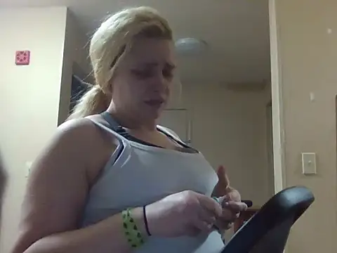 Lalalynn online show from 04/03/26, 02:09