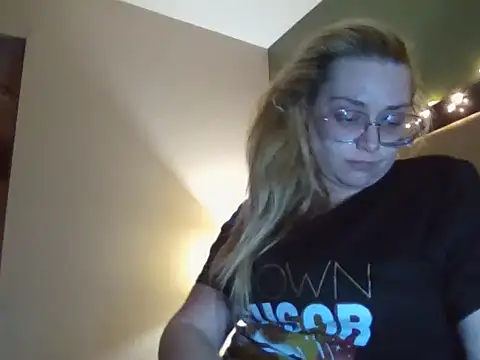 Lalalynn online show from 04/12/26, 10:42