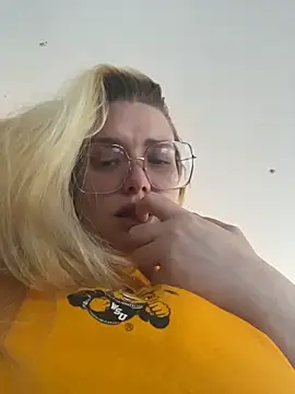 Lalalynn online show from 06/10/26, 12:00