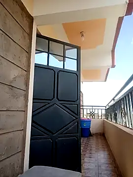 Queenshaz01 online show from 01/09/25, 11:36