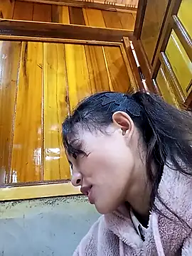 trieungoclnt online show from 11/06/25, 04:02