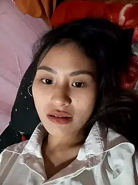 trieungoclnt online show from 11/13/25, 10:14