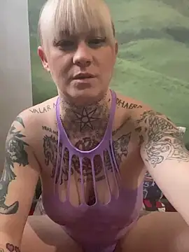 poussichienne online show from 02/03/25, 01:30