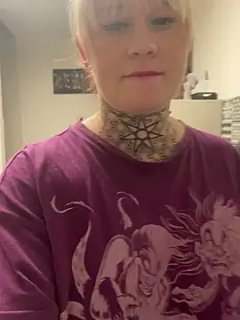 poussichienne online show from 02/13/25, 05:33