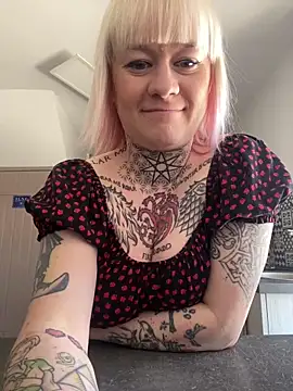 poussichienne online show from 03/06/25, 10:41