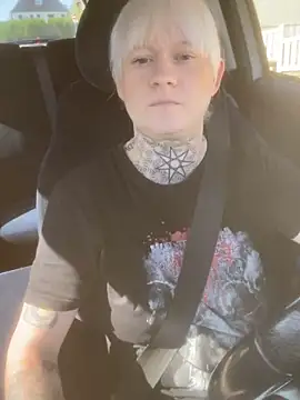 poussichienne online show from 10/11/25, 10:47