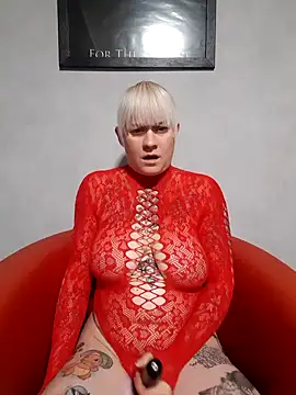 poussichienne online show from 10/28/25, 04:20