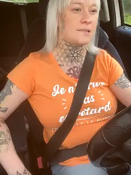 poussichienne online show from 11/14/25, 11:31