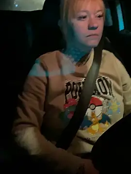 poussichienne online show from 04/17/26, 02:47