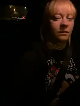 poussichienne online show from 04/21/26, 02:15