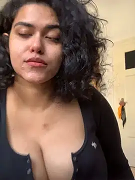 Curvydesifromgermany online show from 03/05/25, 12:11