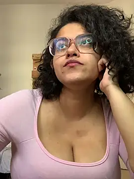 Curvydesifromgermany online show from 03/10/25, 12:48