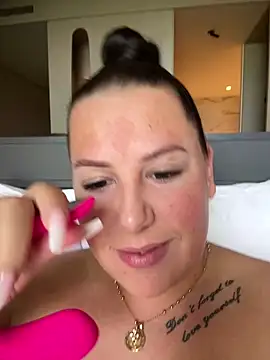 xlinastarrx online show from 04/19/26, 09:30