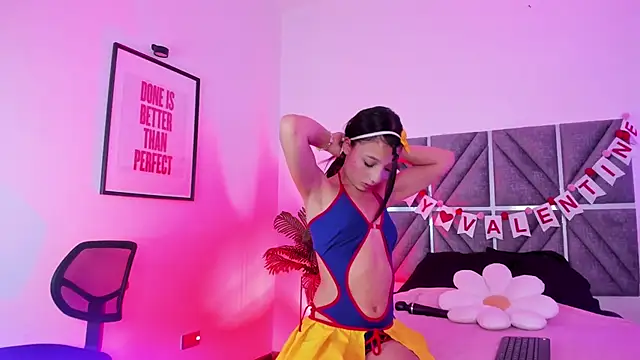 Laura Dicardy online show from 02/13/26, 07:43