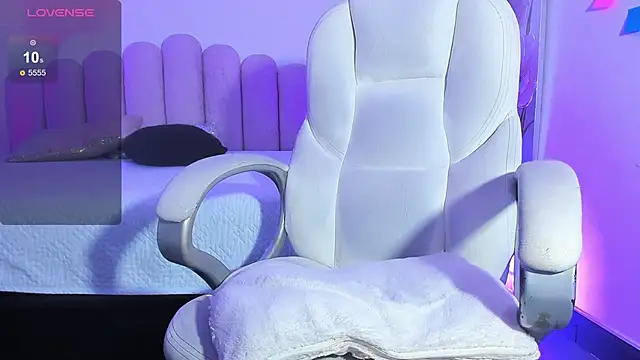 Haanna   online show from 02/13/25, 10:43