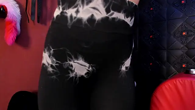 annavi  online show from 12/19/25, 07:10