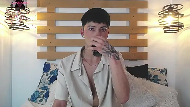 Steev Novoa online show from 02/06/25, 09:53