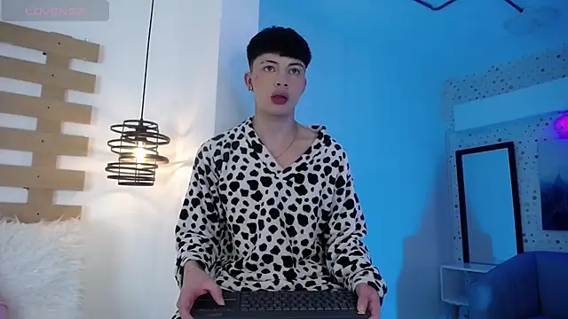 Steev Novoa online show from 02/27/25, 12:54