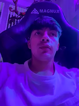 Steev Novoa online show from 10/31/25, 11:17