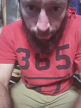 Snapshot of bigdickdaddy2184 chatting on 12/22/25, 05:10 bigdickdaddy2184 online show from 12/22/25, 05:10