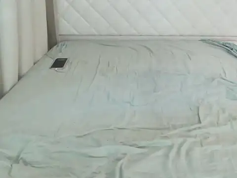 pretybella1 online show from 12/04/25, 12:31