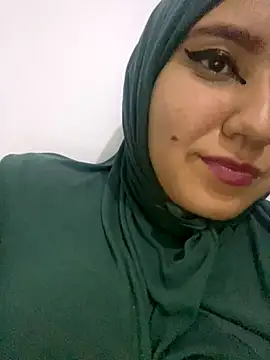Snapshot of hannahayat chatting on 12/02/24, 01:36 hannahayat online show from 12/02/24, 01:36